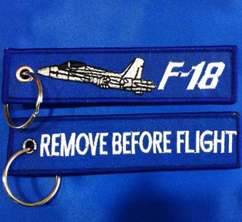 Llavero Remove Before Flight F-18 Azul